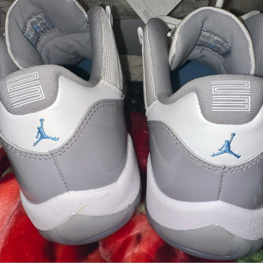 Jordan 11 low grey
